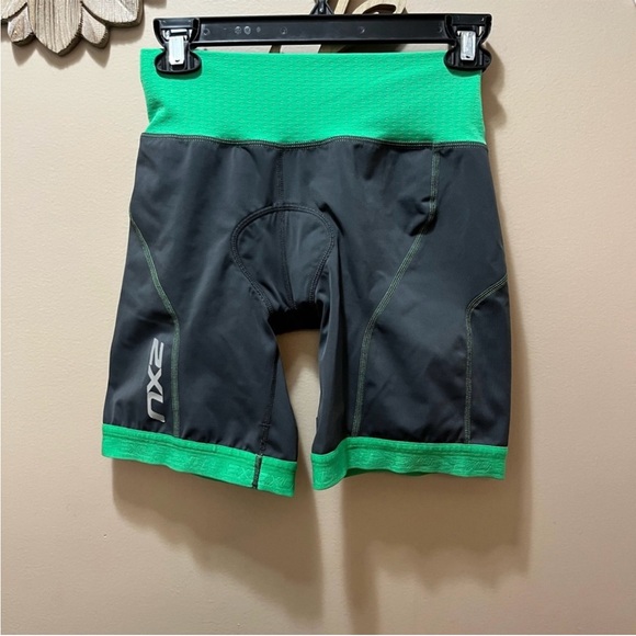 2XU triathlon cycling shorts - Picture 1 of 5